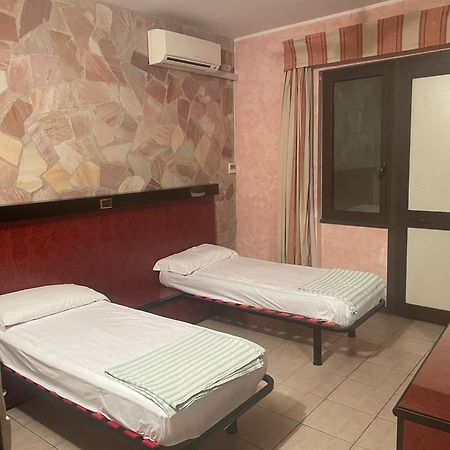 American Motel 奇斯泰尔纳迪拉蒂纳 外观 照片